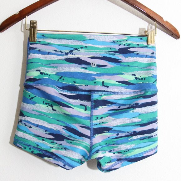 Lululemon Boogie Short (Roll Down) *Full-On Luon Seven Wonders Multi Size 4 - Picture 9 of 12